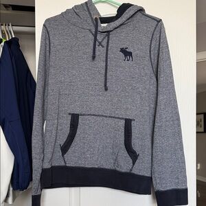 Abercrombie & Fitch Men's Heather Gray Pullover Hoodie with Navy Trim